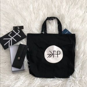Freshly picked tote bag, wallet and pouch
